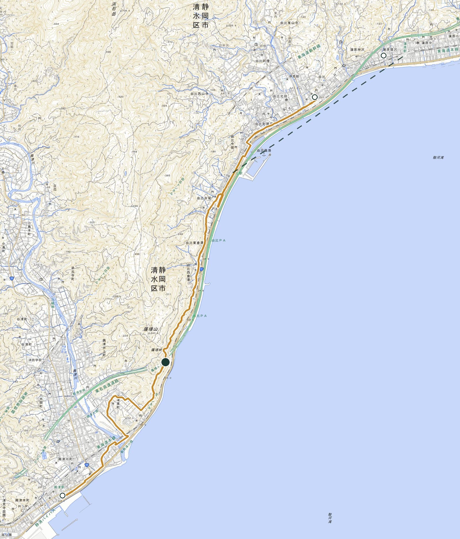 Route on a map: the walking line from Okitsu over Satta Pass to Yui, and the dashed line for one stop by train from Yui to Kanbara